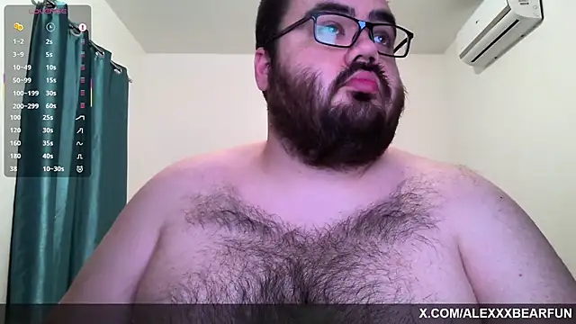 Snapshot of alexxxbear chatting on February 2026 11:01:02 PM alexxxbear online show from February 2026 11:01:02 PM