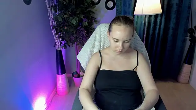 Snapshot of Lika_0ne chatting on July 2026 11:58:02 AM Lika 0ne online show from July 2026 11:58:02 AM