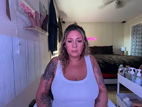 bossyroxy84 online show from September 2025 06:13:02 PM