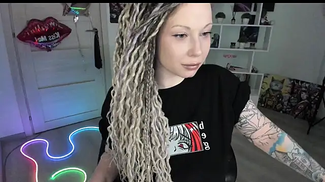 HoneySallyMoore online show from April 2026 08:25:02 PM