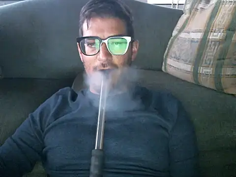 quitomanec online show from May 2026 11:23:01 PM