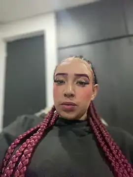 Snapshot of Scarlett-LS chatting on February 2025 01:29:02 AM Scarlett-LS online show from February 2025 01:29:02 AM