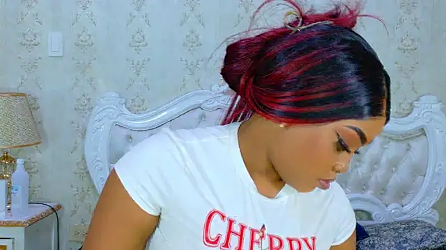 TianahGlow online show from October 2025 09:05:02 PM