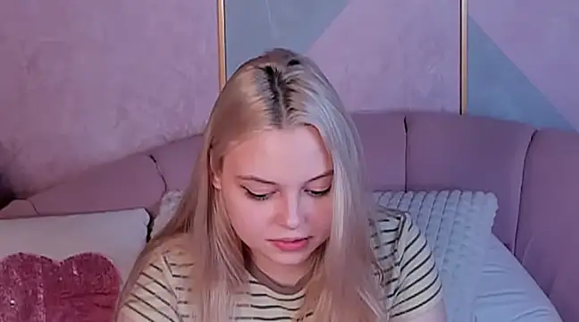 Snapshot of CLAIRE_VOGT chatting on February 2025 05:25:02 PM CLAIRE VOGT online show from February 2025 05:25:02 PM