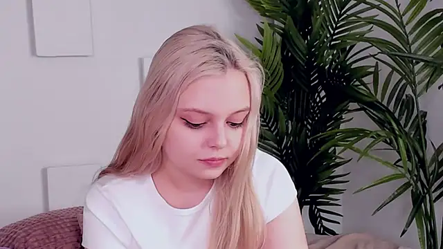 Snapshot of CLAIRE_VOGT chatting on March 2025 05:08:02 PM CLAIRE VOGT online show from March 2025 05:08:02 PM