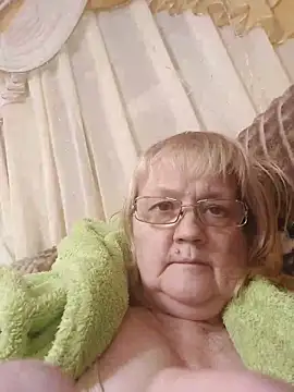 Snapshot of Violet5364 chatting on February 2026 09:10:02 PM Violet5364 online show from February 2026 09:10:02 PM