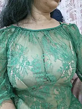 Snapshot of Jassi_Does chatting on May 2026 08:47:02 PM Jassi Does online show from May 2026 08:47:02 PM