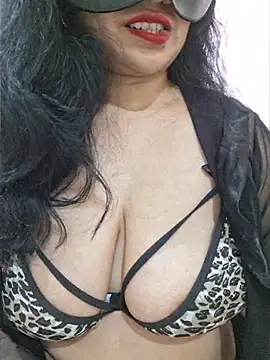Snapshot of Jassi_Does chatting on May 2026 01:57:16 AM Jassi Does online show from May 2026 01:57:16 AM