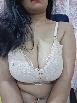Snapshot of Jassi_Does chatting on May 2026 09:12:02 PM Jassi Does online show from May 2026 09:12:02 PM