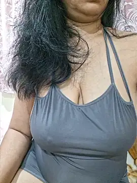 Snapshot of Jassi_Does chatting on June 2026 09:42:01 PM Jassi Does online show from June 2026 09:42:01 PM