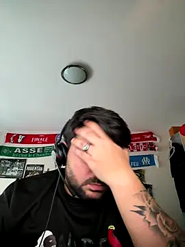 Sex-10-10 online show from November 2025 01:33:02 PM