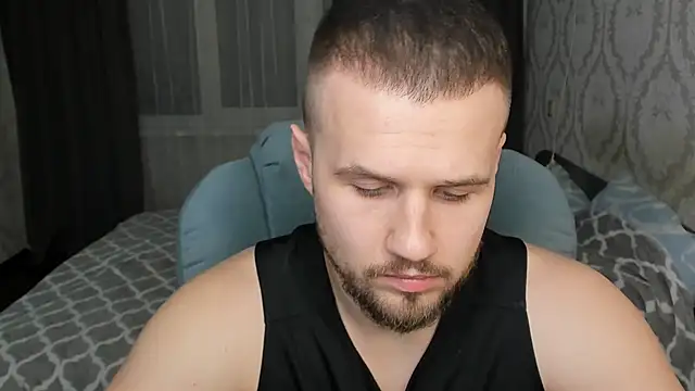 Snapshot of Vladik_b chatting on February 2025 07:25:02 PM Vladik b online show from February 2025 07:25:02 PM