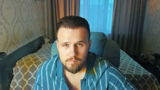 Snapshot of Vladik_b chatting on April 2026 05:10:02 PM Vladik b online show from April 2026 05:10:02 PM