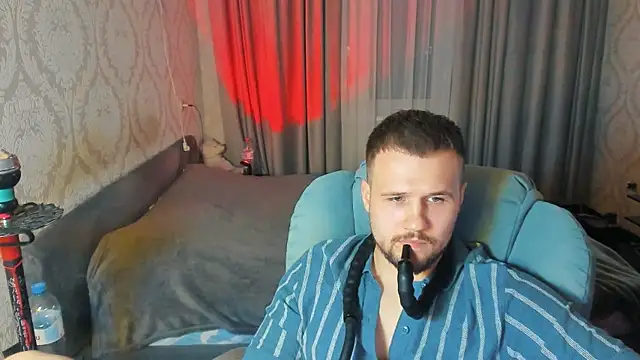 Snapshot of Vladik_b chatting on May 2026 06:15:02 PM Vladik b online show from May 2026 06:15:02 PM