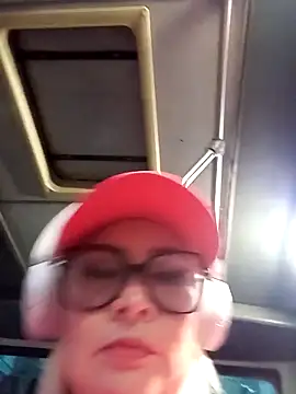 CandieGilson   online show from February 2026 11:18:01 AM