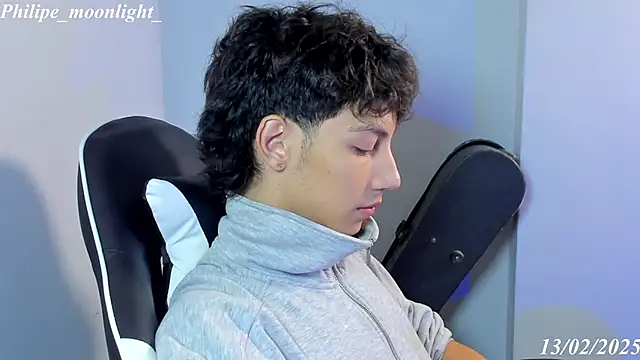 philipe moonlight  online show from February 2025 04:15:01 AM