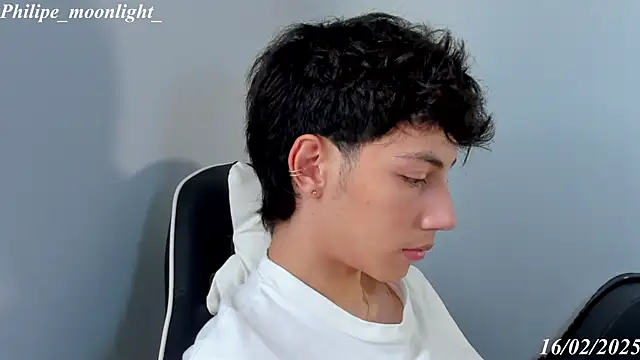 philipe moonlight  online show from February 2025 08:33:02 PM