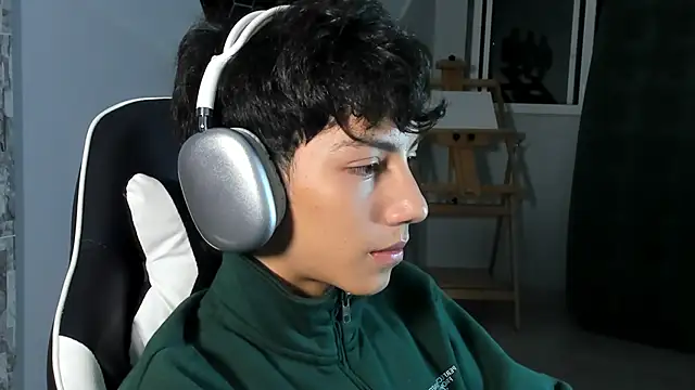 philipe moonlight  online show from March 2025 03:52:02 AM