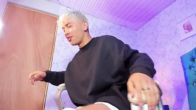 Ianwayne online show from February 2025 10:04:02 PM