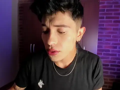 Ianwayne online show from November 2025 08:08:02 PM