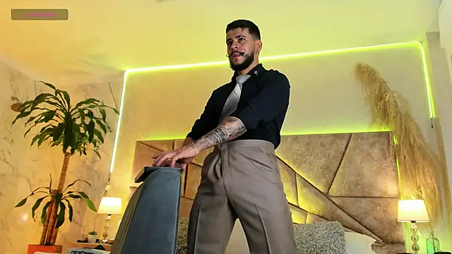 Snapshot of DickGriffith_ chatting on November 2025 11:01:02 AM DickGriffith online show from November 2025 11:01:02 AM