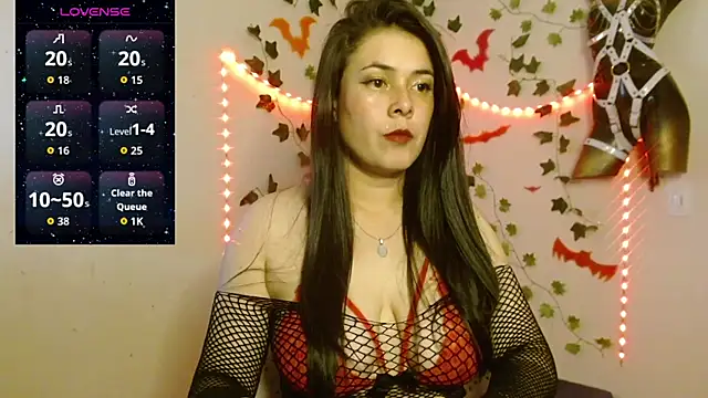 Snapshot of SamanthaGreen- chatting on October 2025 05:47:01 PM SamanthaGreen- online show from October 2025 05:47:01 PM