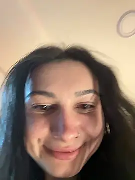 lunalovelee online show from November 2025 01:35:02 PM