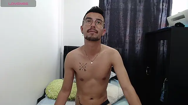 Snapshot of Demian_val chatting on March 2025 06:32:01 PM Demian val online show from March 2025 06:32:01 PM