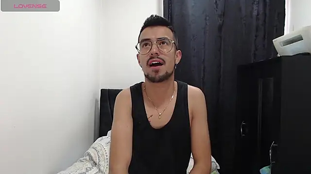 Snapshot of Demian_val chatting on March 2025 01:06:02 PM Demian val online show from March 2025 01:06:02 PM