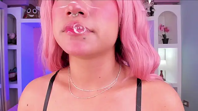 miss   megan online show from November 2025 06:15:01 PM