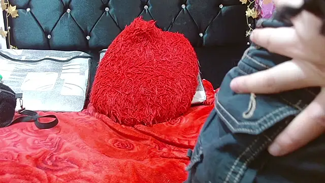 poisondost hot online show from November 2025 04:07:01 PM