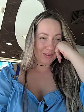 Snapshot of Mona_Plus chatting on January 2026 10:20:01 AM Mona Plus online show from January 2026 10:20:01 AM