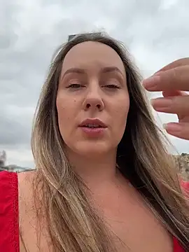 Snapshot of Mona_Plus chatting on June 2026 10:03:01 AM Mona Plus online show from June 2026 10:03:01 AM