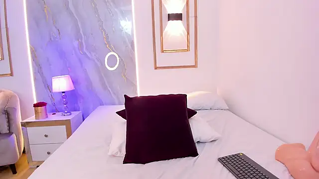 KylieGomeez online show from March 2025 04:56:01 AM