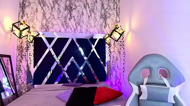 charlotte bluee online show from May 2026 06:49:02 PM