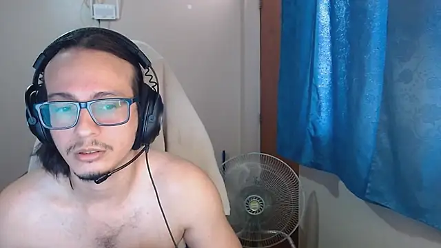 Snapshot of cholitohermoso chatting on March 2025 04:50:02 PM cholitohermoso online show from March 2025 04:50:02 PM