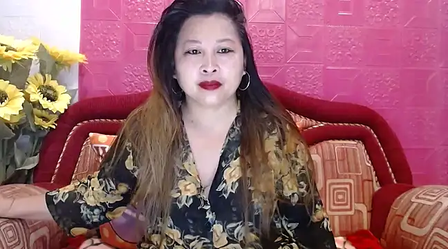 Snapshot of UrSweetClassyPinay chatting on February 2025 06:24:02 PM UrSweetClassyPinay online show from February 2025 06:24:02 PM