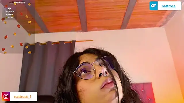 NATTROSE TAY online show from November 2025 11:00:02 AM