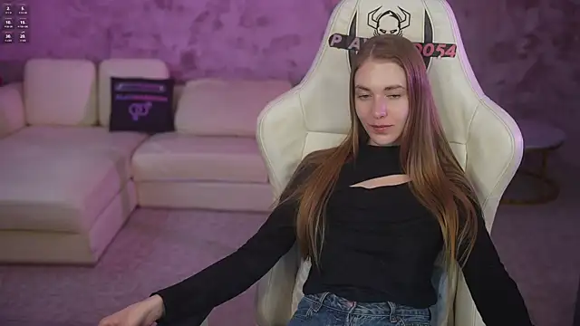 Snapshot of Layla_Sweet_ chatting on April 2026 07:15:01 PM Layla Sweet online show from April 2026 07:15:01 PM