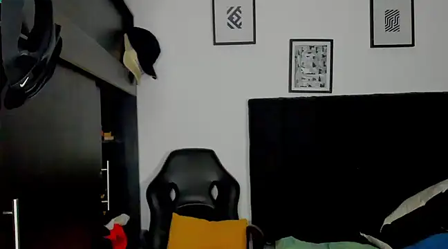 Snapshot of arnold_bekam chatting on March 2025 05:57:02 AM arnold bekam online show from March 2025 05:57:02 AM