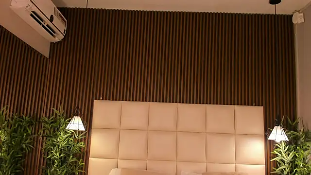 MelanieHillss online show from April 2026 04:02:02 AM