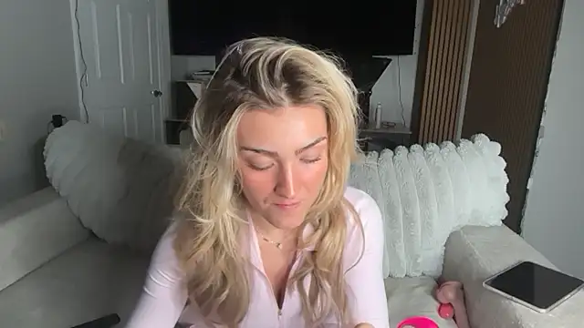 meggsworld online show from April 2026 06:21:01 PM