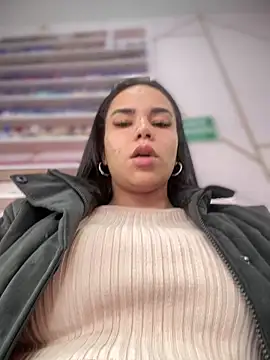 Naatalia online show from November 2025 08:18:02 PM