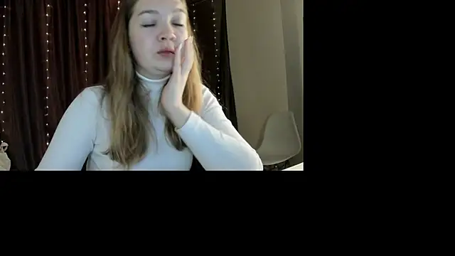 Snapshot of GeorginaCleverley chatting on March 2025 06:05:02 AM GeorginaCleverley online show from March 2025 06:05:02 AM