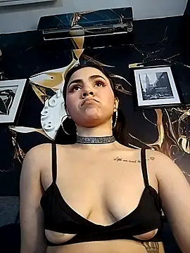 Natty roberts  online show from February 2025 10:20:02 PM