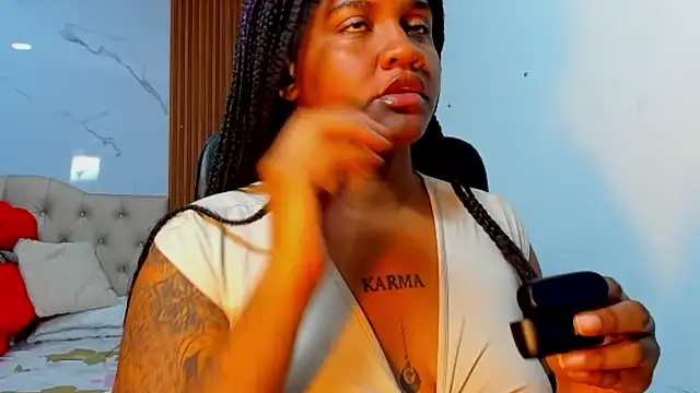 Snapshot of ZahraRose chatting on January 2026 09:52:02 PM ZahraRose online show from January 2026 09:52:02 PM