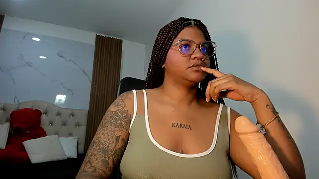 Snapshot of ZahraRose chatting on February 2026 08:27:02 PM ZahraRose online show from February 2026 08:27:02 PM