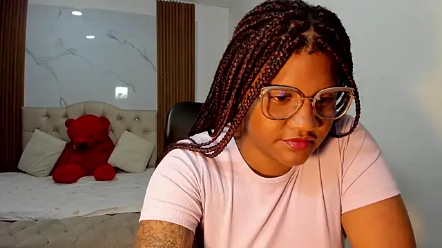 Snapshot of ZahraRose chatting on March 2026 06:36:01 PM ZahraRose online show from March 2026 06:36:01 PM