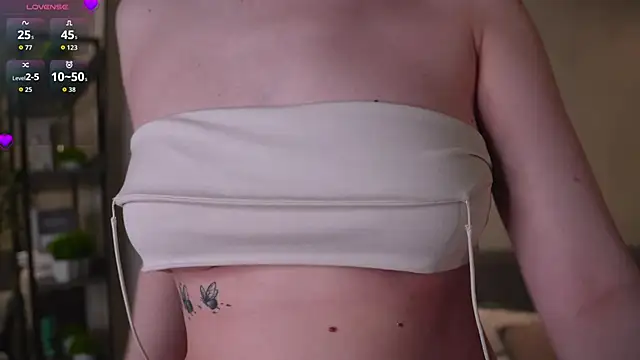 Snapshot of EdlaHewell chatting on March 2026 05:08:02 AM EdlaHewell online show from March 2026 05:08:02 AM