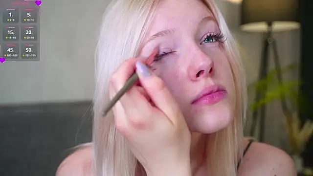 Snapshot of EdlaHewell chatting on March 2026 01:13:01 AM EdlaHewell online show from March 2026 01:13:01 AM